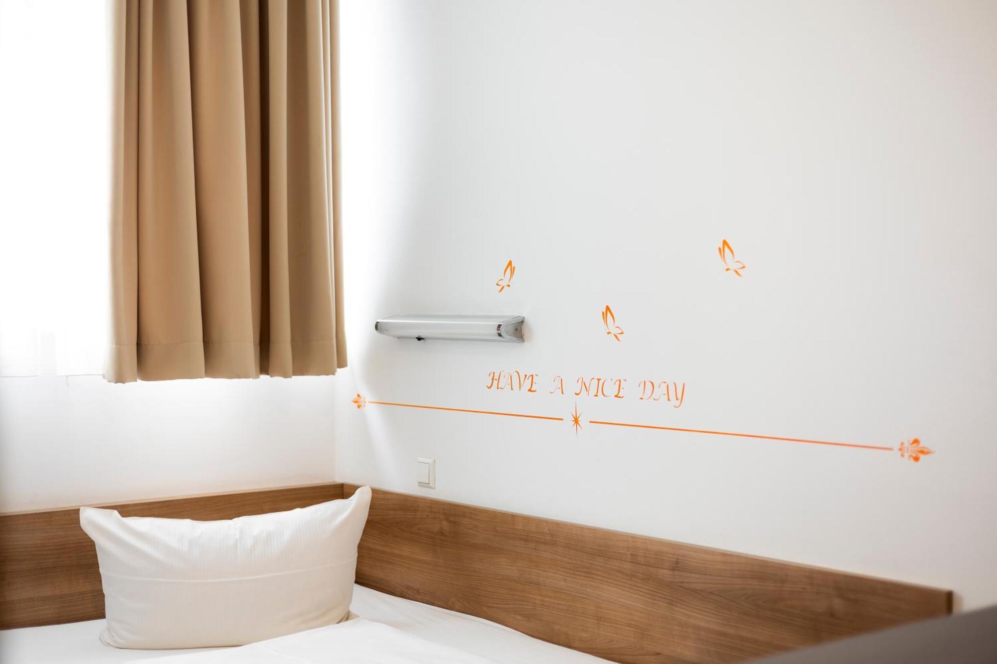 Orange Hotel Und Apartments Neu-Ulm Kültér fotó