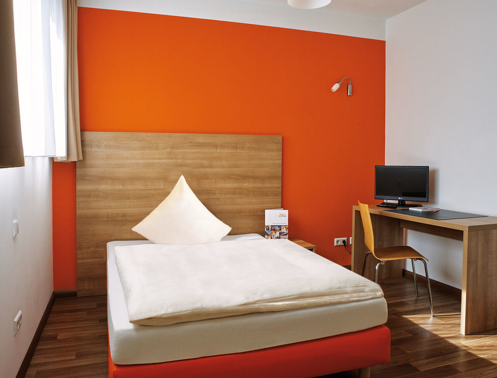 Orange Hotel Und Apartments Neu-Ulm Kültér fotó