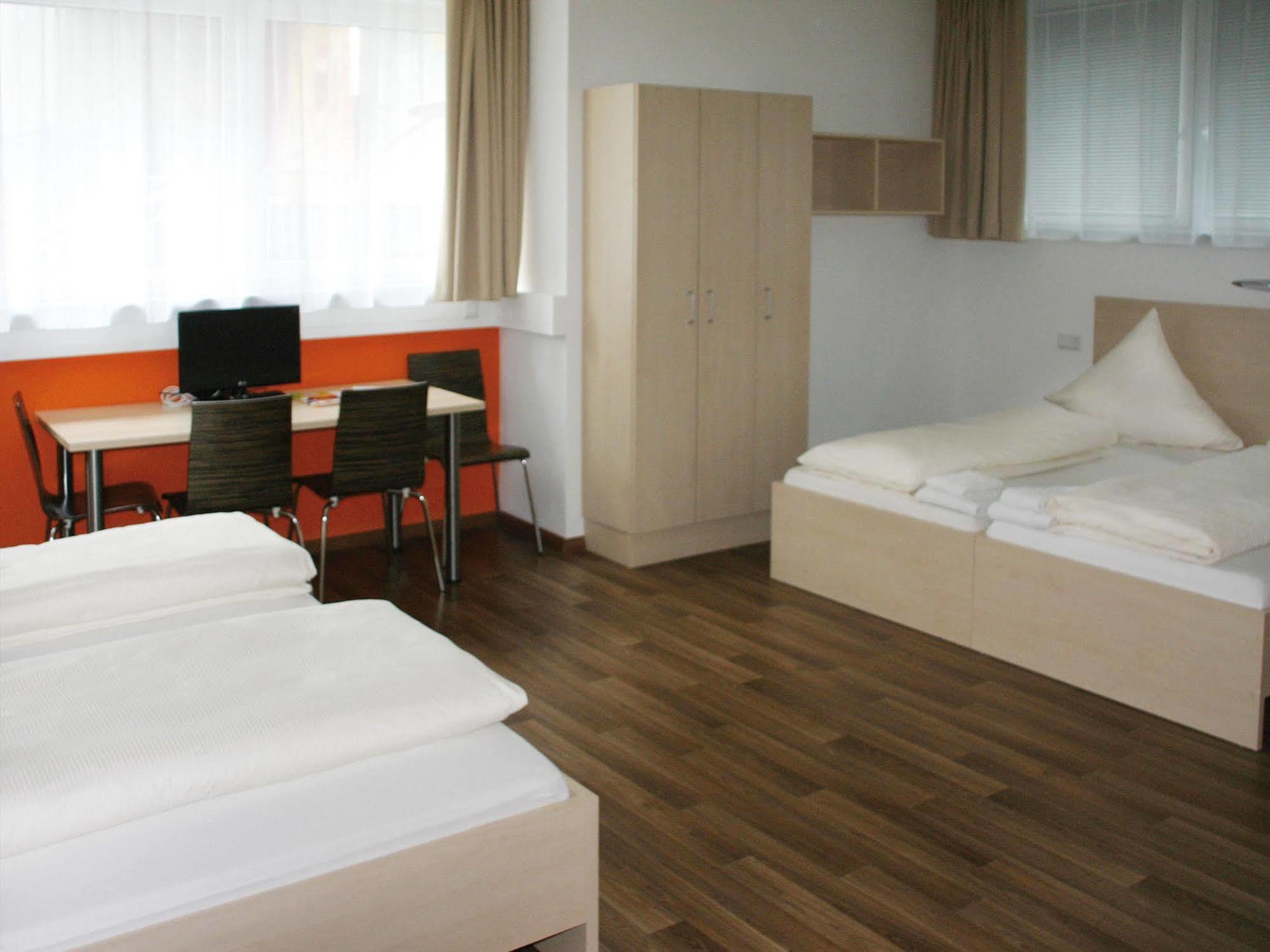 Orange Hotel Und Apartments Neu-Ulm Kültér fotó